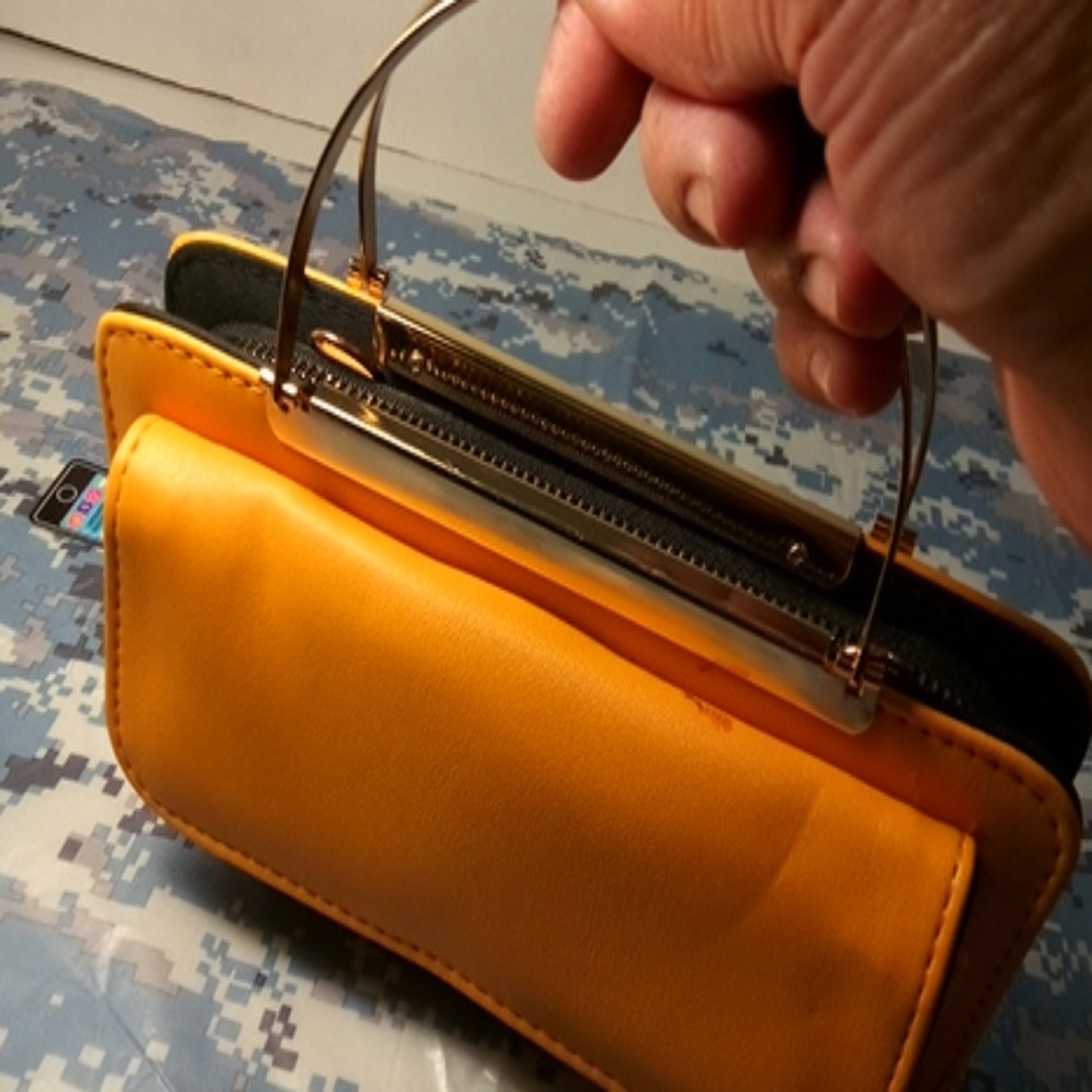 Purse🌻🌻🌻🌻🌻🌻🌻🌻 - Picture 6 of 8